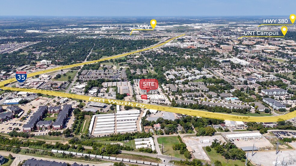 500 Fort Worth Dr, Denton, TX à louer - Photo du bâtiment - Image 2 de 7