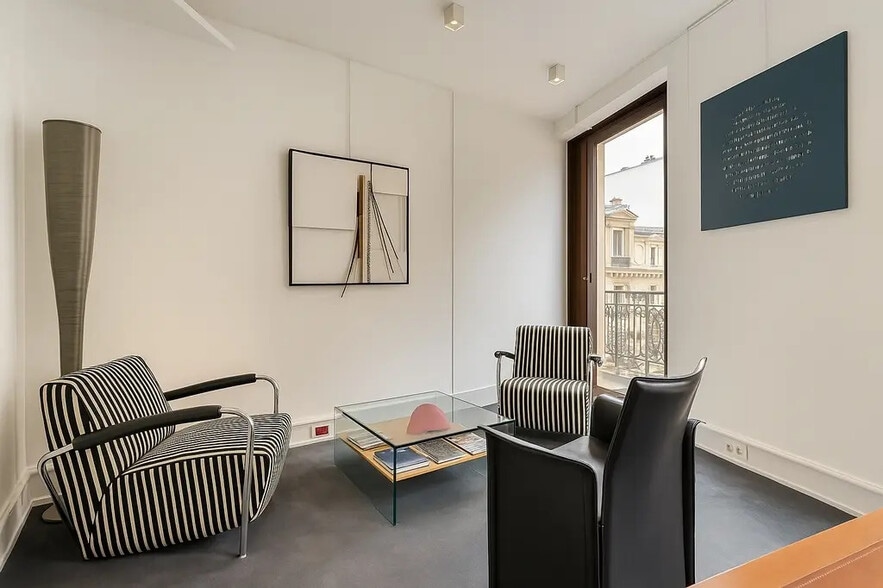 Bureau dans Paris à louer - Photo du bâtiment - Image 2 de 11