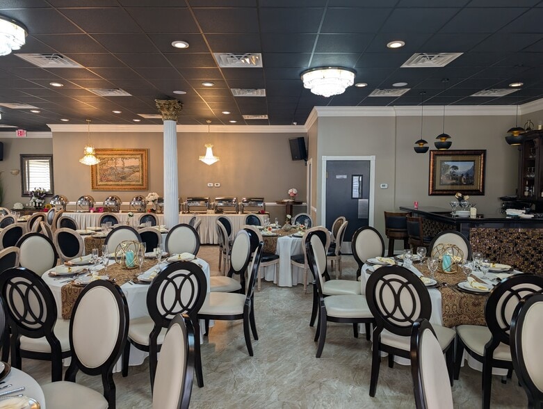 1437 N US Highway 1, Ormond Beach, FL for sale - Interior Photo - Image 2 of 8