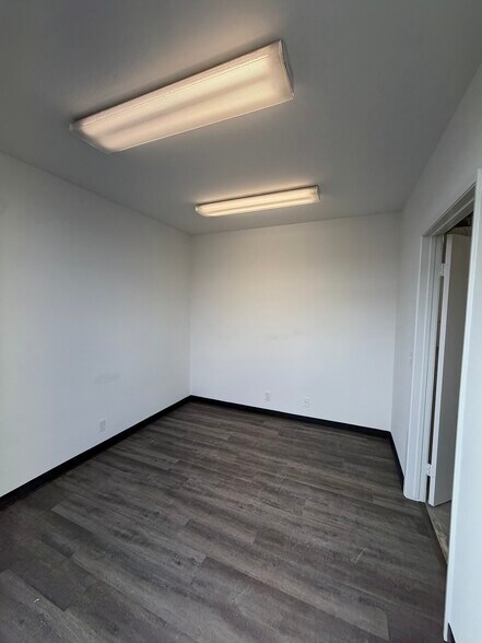 2244 S Santa Fe Ave, Vista, CA for lease - Building Photo - Image 2 of 6