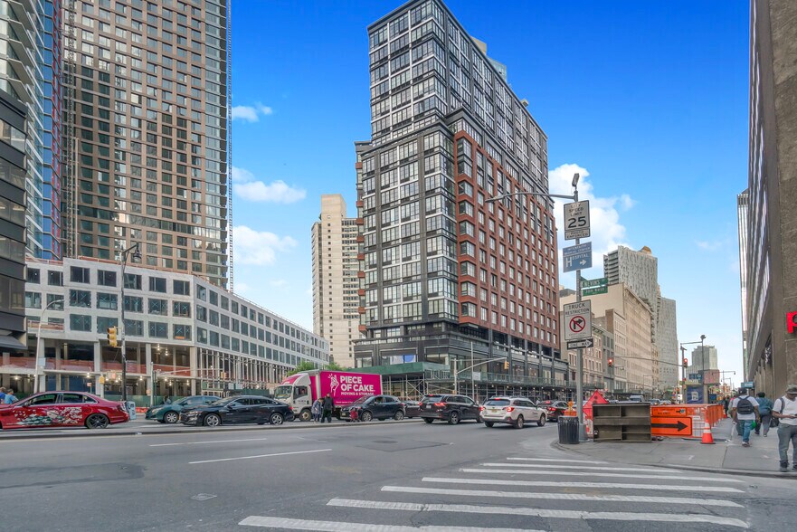 1 Flatbush Ave, Brooklyn, NY à louer - Photo du bâtiment - Image 1 de 16