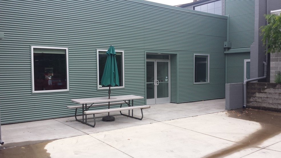 2544 NW Upshur St, Portland, OR à louer - Photo du bâtiment - Image 3 de 4