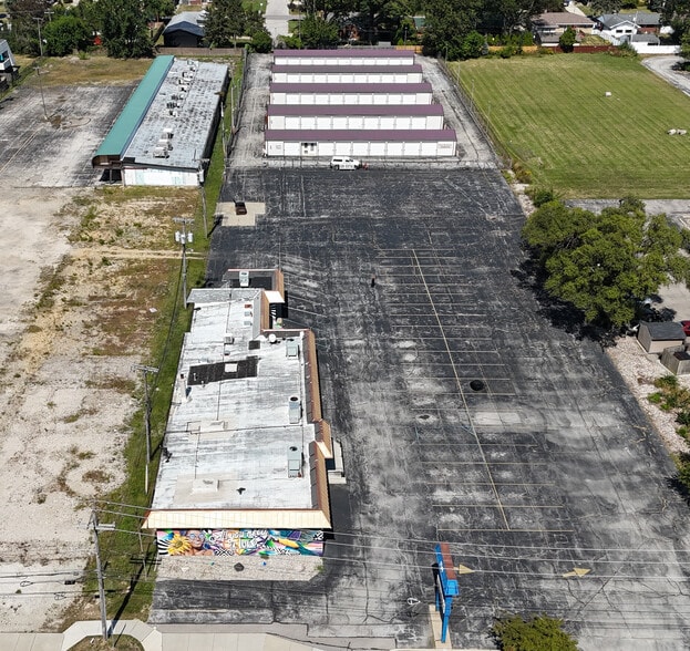 2701 Navarre Ave. portefeuille de 2 propriétés à vendre sur LoopNet.ca - Photo du bâtiment - Image 3 de 5