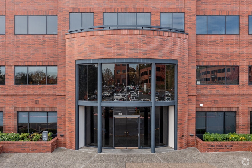 10121 SE Sunnyside Rd, Clackamas, OR for lease - Building Photo - Image 3 of 13