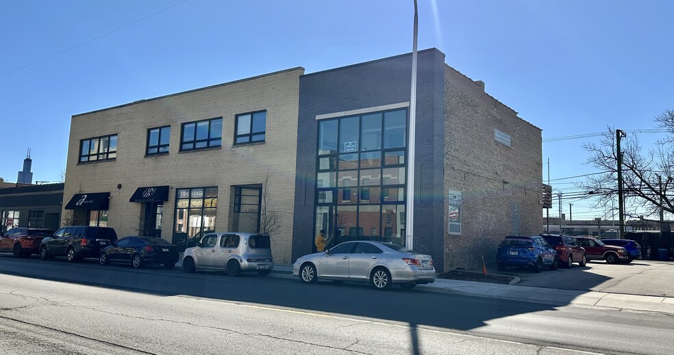 2041-2049 W Grand Ave, Chicago, IL for lease - Building Photo - Image 1 of 10