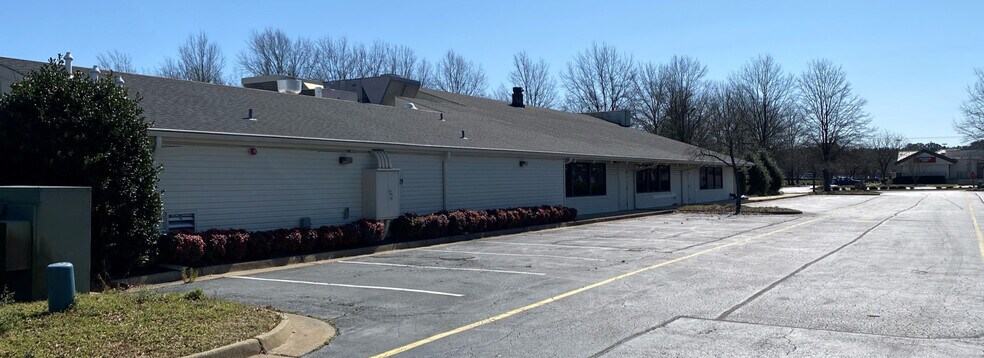 2324 Chesapeake Square Ring Rd, Chesapeake, VA à vendre - Photo du bâtiment - Image 3 de 6