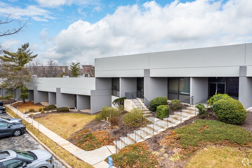 780 5th Ave, King Of Prussia, PA à louer - Photo du bâtiment - Image 2 de 5