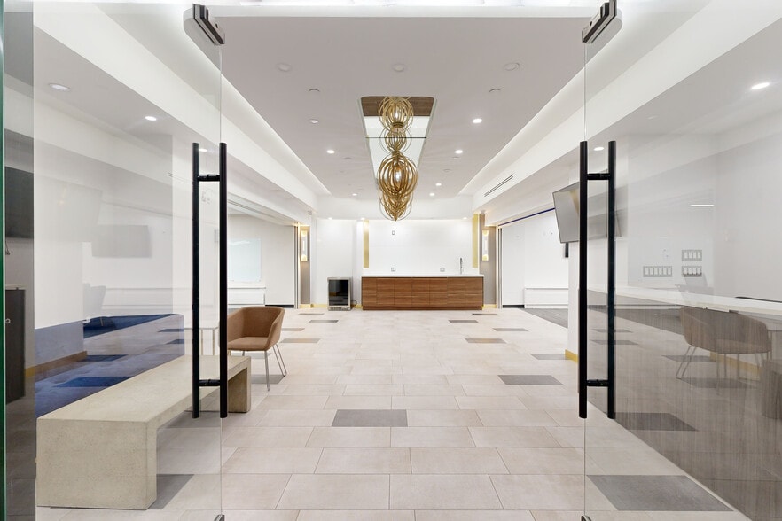 15-17 W 38th St, New York, NY for lease - Matterport 3D Scan - Image 3 of 15