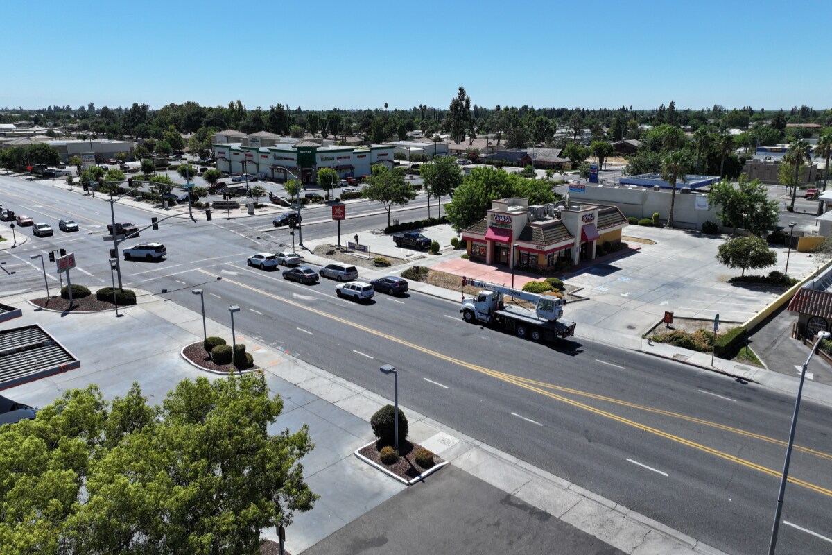 15005 W Whitesbridge Ave, Kerman, CA for lease Primary Photo- Image 1 of 6