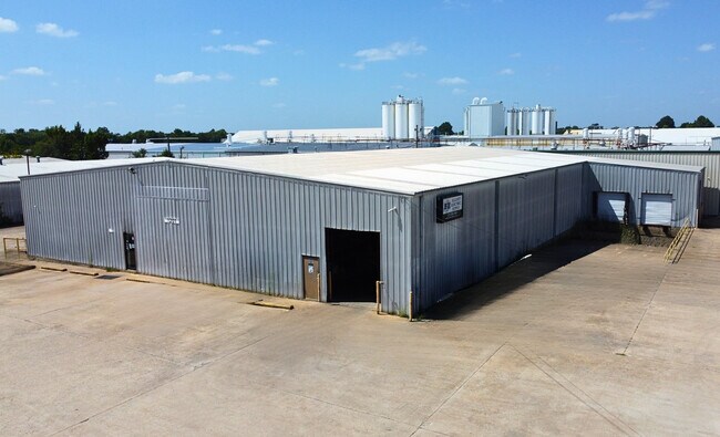 Plus de détails pour 1201 E Lake Francis Dr, Siloam Springs, AR - Industriel à louer