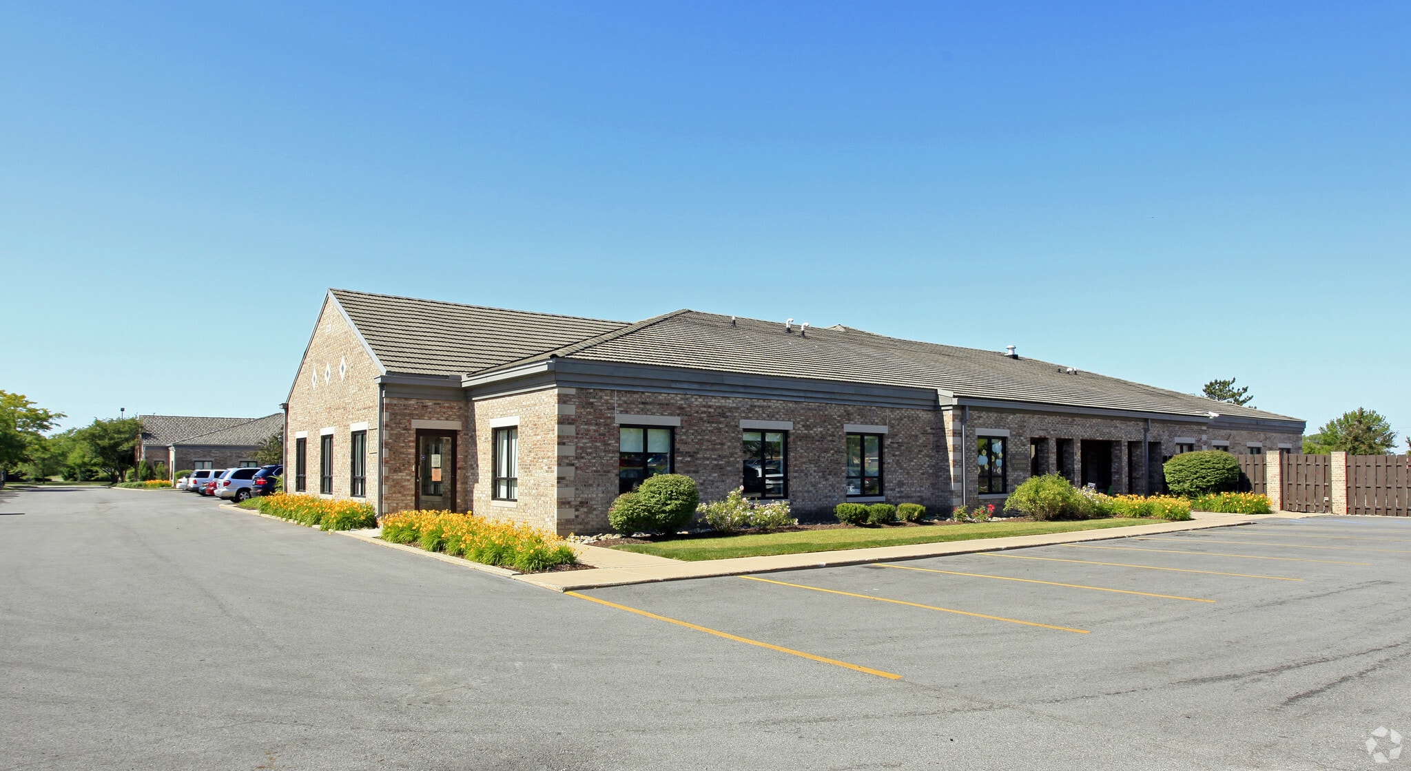 200-290 E 90th Dr, Merrillville, IN for lease Primary Photo- Image 1 of 21
