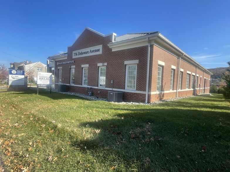 736 Delaware Ave, Fountain Hill, PA à louer - Photo du bâtiment - Image 2 de 12