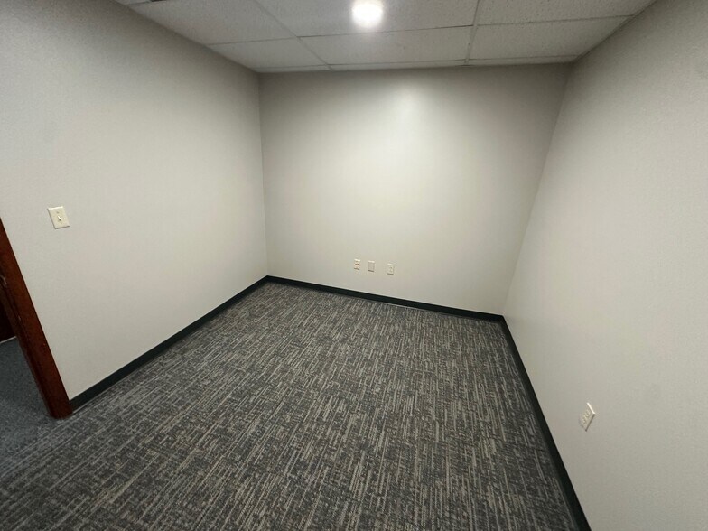 201-207 N Boone St, Johnson City, TN à louer - Photo du bâtiment - Image 3 de 23