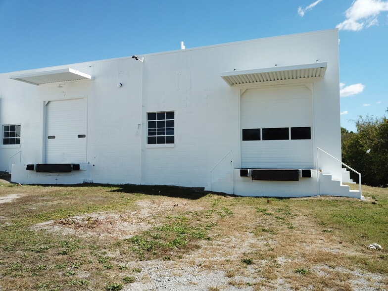 703 1st Ave N, Lewisburg, TN for sale - Building Photo - Image 2 of 8