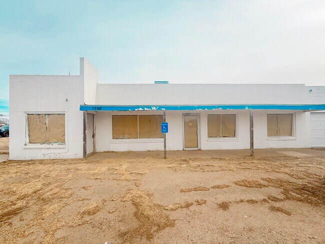More details for 1708 N Hobart St, Pampa, TX - Office for Sale