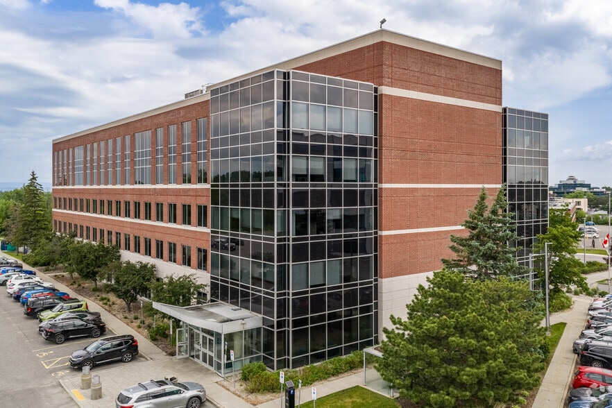 25 Fitzgerald Rd, Ottawa, ON for lease - Building Photo - Image 2 of 5