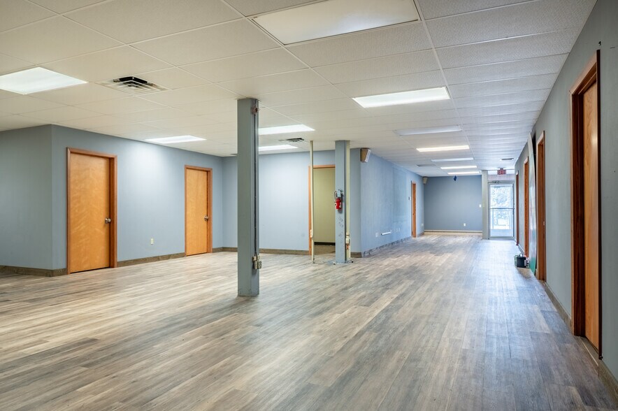 130 N 1st St, Wausau, WI à vendre - Numérisation 3D de Matterport - Image 3 de 25