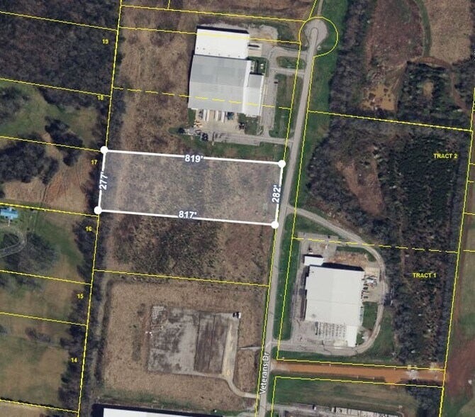 1033 Veterans Dr, Lewisburg, TN for sale - Building Photo - Image 2 of 18