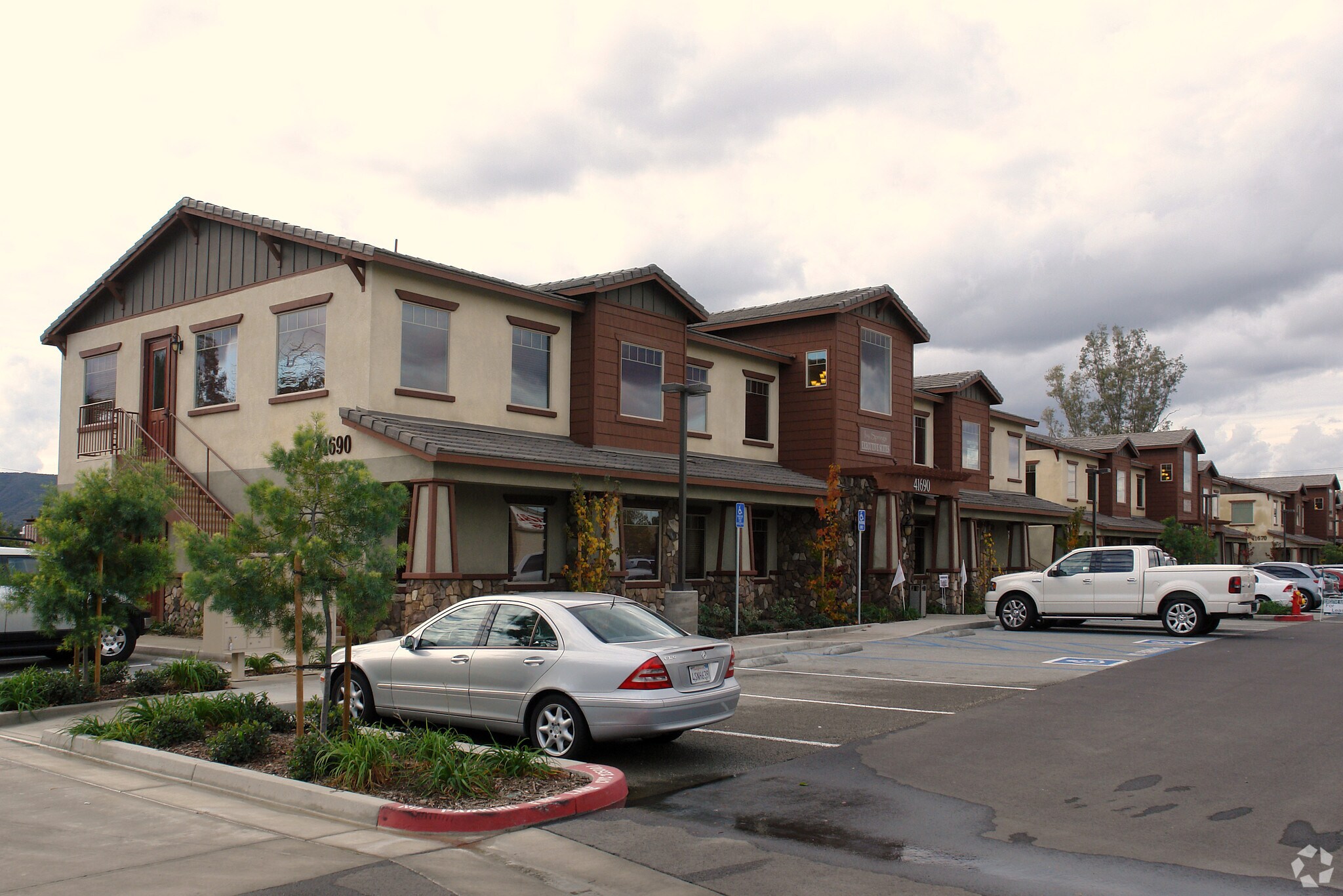 41690 Ivy St, Murrieta, CA à louer Photo du bâtiment- Image 1 de 9