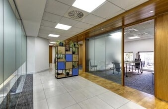 2 Hill St, Jersey for lease Interior Photo- Image 1 of 5