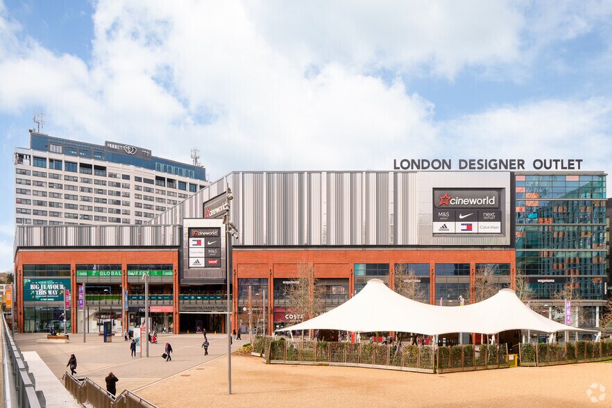 Olympic Way, Wembley à louer - Photo du bâtiment - Image 2 de 4