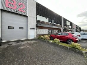 Flex dans Oullins à louer Photo du bâtiment- Image 2 de 11