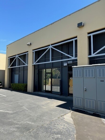 2055-2081 Adams Ave, San Leandro, CA for lease - Building Photo - Image 1 of 7