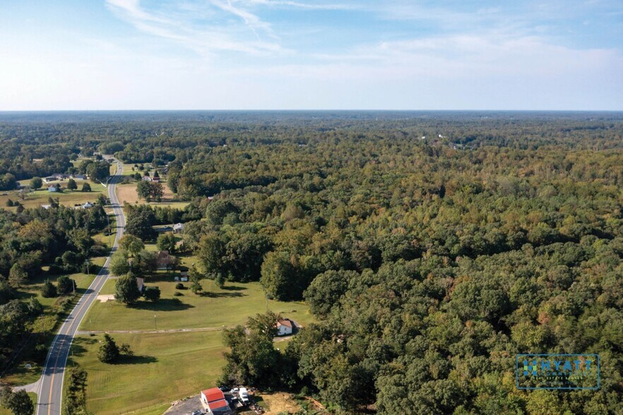 21201 Aquasco Rd, Aquasco, MD à vendre - Photo du bâtiment - Image 2 de 7