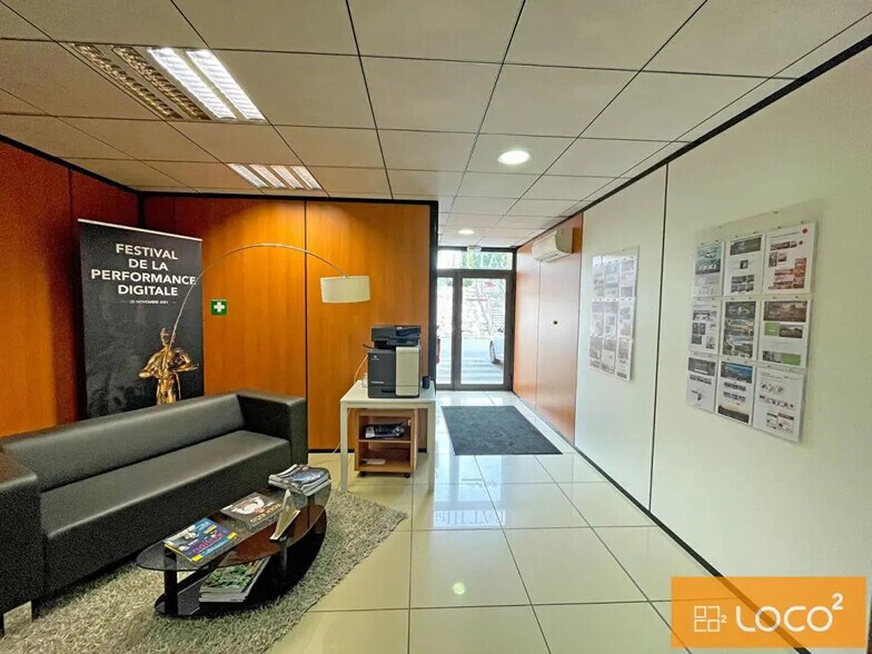 1 Rond-Point De Flotis, Saint-Jean à louer - Hall d’entrée - Image 2 de 14