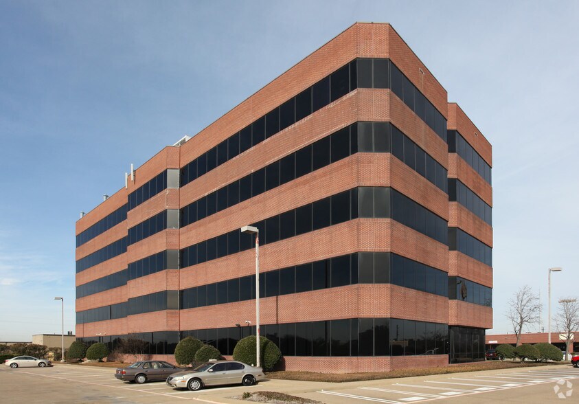 9550 Skillman St, Dallas, TX à louer - Photo du bâtiment - Image 3 de 11