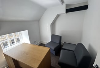 11 St. Margarets St, Bradford On Avon for lease Interior Photo- Image 2 of 4