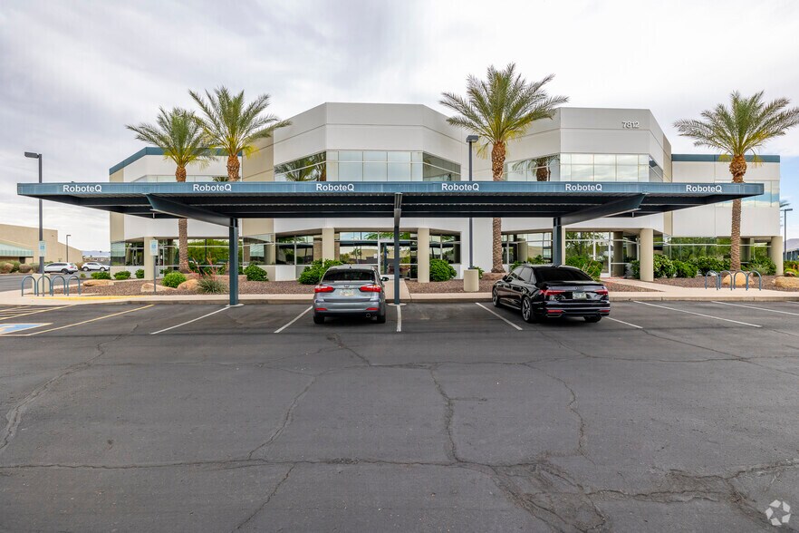 7812 E Acoma Dr, Scottsdale, AZ for lease - Building Photo - Image 2 of 7