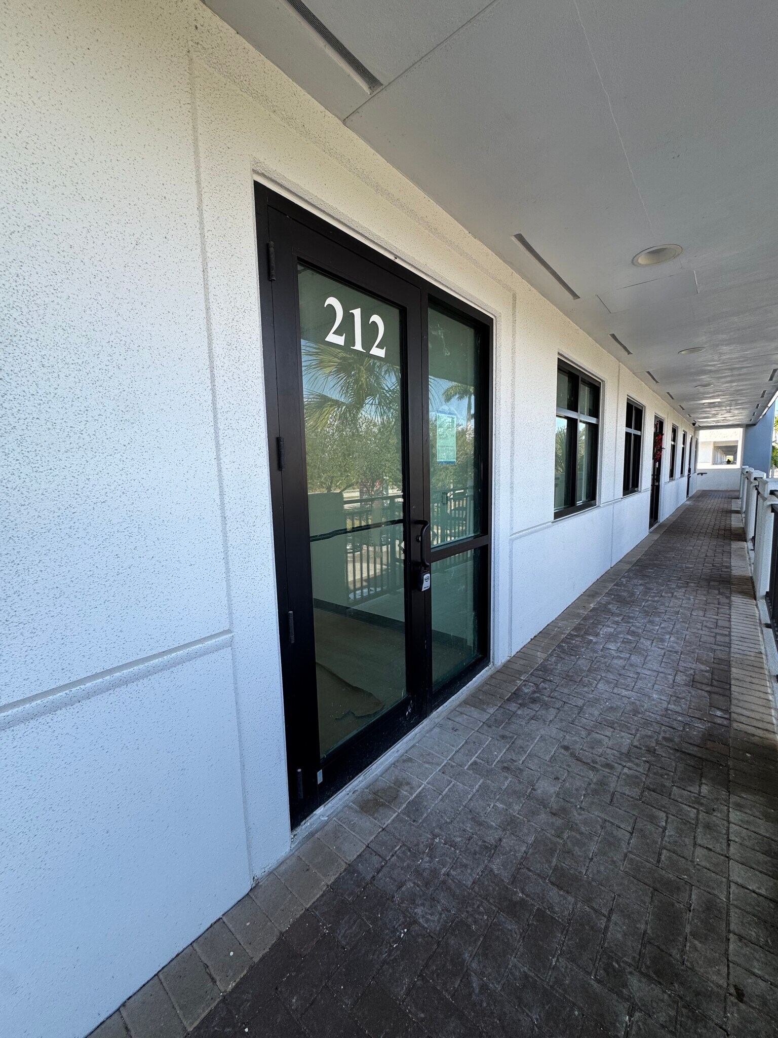 9100 Belvedere Rd, Royal Palm Beach, FL à louer Photo du bâtiment- Image 1 de 12
