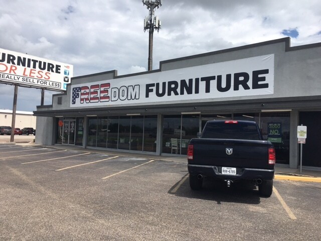 2650 S Padre Islan Dr, Corpus Christi, TX à louer - Photo du bâtiment - Image 2 de 7