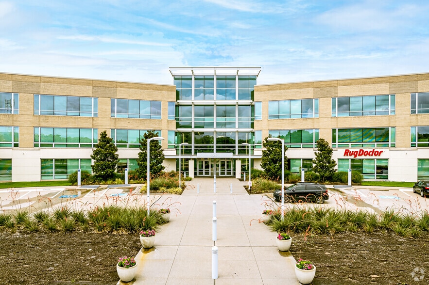 2201 W Plano Pky, Plano, TX à louer - Photo du bâtiment - Image 3 de 12