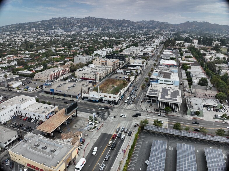 7901 Beverly Blvd, Los Angeles, CA à vendre - Communauté Matterport - Image 3 de 14