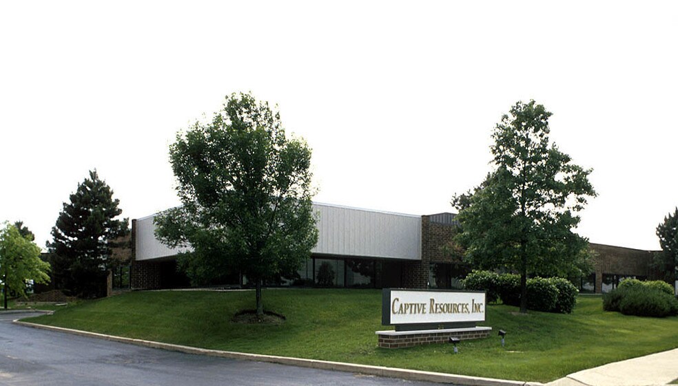 201 E Commerce Dr, Schaumburg, IL à vendre - Photo du bâtiment - Image 2 de 3