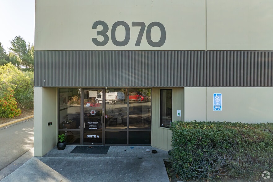 3070 Bay Vista Ct, Benicia, CA à louer - Photo du bâtiment - Image 2 de 3