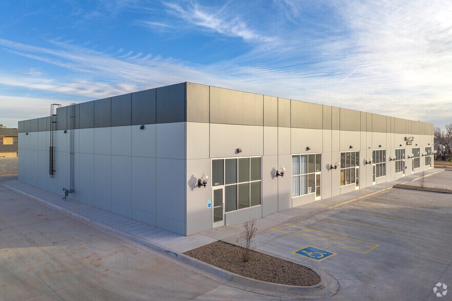 7806 S Western Ave, Oklahoma City, OK à louer - Photo du bâtiment - Image 2 de 5