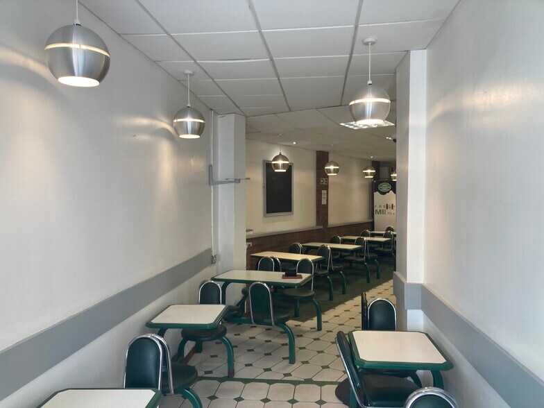 3-5 Princes St, Kilmarnock à vendre - Photo du bâtiment - Image 3 de 4