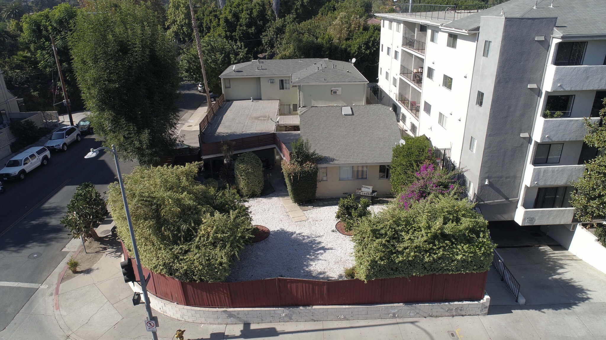 13709 Milbank St, Sherman Oaks, CA à vendre Photo principale- Image 1 de 35