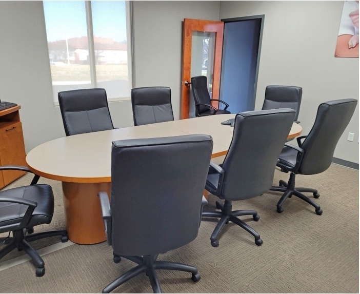 5002 NE Lakewood Way, Lee's Summit, MO for lease - Interior Photo - Image 3 of 8