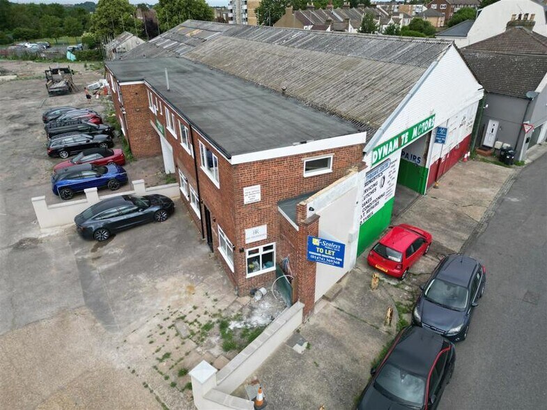 2 Vale Rd, Northfleet à louer - Photo du bâtiment - Image 2 de 2
