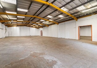14 Felixstowe Rd, London for lease Interior Photo- Image 2 of 4