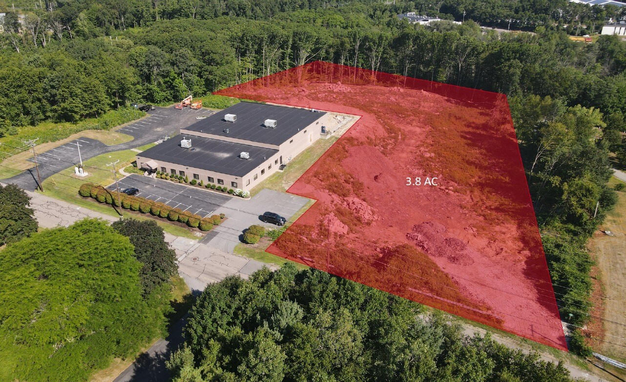 27 Wellington Rd, Lincoln, RI à louer Photo principale- Image 1 de 2