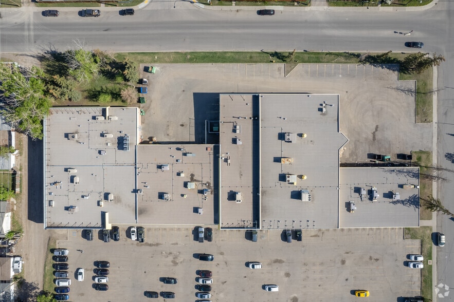 4710 17th Ave SE, Calgary, AB for lease - Aerial - Image 2 of 6