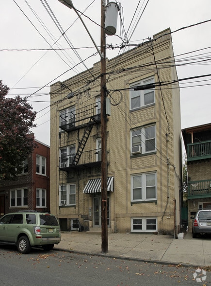 934 Pavonia Ave, Jersey City, NJ à vendre - Photo du bâtiment - Image 2 de 2