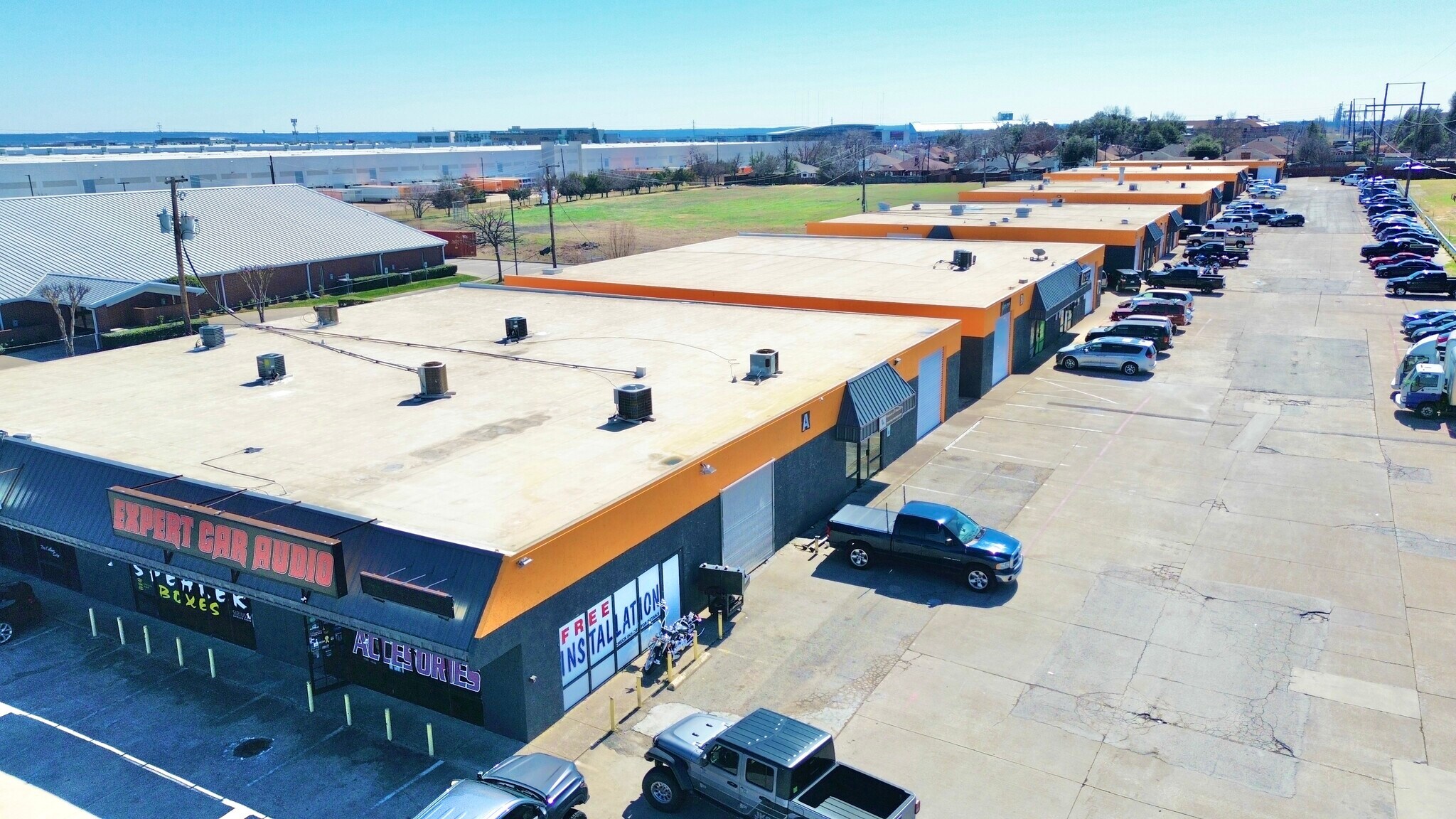 2125 W Pioneer Pky, Grand Prairie, TX for lease Building Photo- Image 1 of 7
