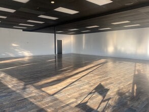 Ellis Avenue - Fountain Business Centre, Fountain Valley, CA for lease Interior Photo- Image 2 of 2