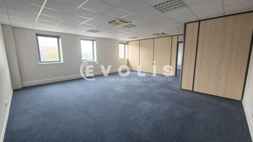 Office in Bussy-Saint-Georges for sale - Interior Photo - Image 3 of 8